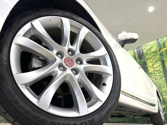 【純正19インチアルミホイール】外観にマッチした純正アルミホイールを装着しております。各種社外アルミホイールや、スタッドレスタイヤも取扱いしております。是非ご相談ください♪