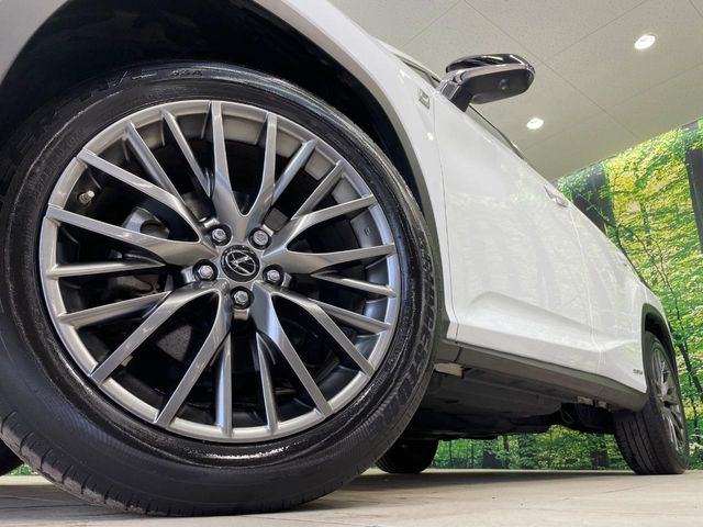 �y����20�C���`�A���~�z�C�[���z�O�ςɃ}�b�`���������A���~�z�C�[���𑕒����Ă���܂��B�e��ЊO�A���~�z�C�[����A�X�^�b�h���X�^�C�����戵�����Ă���܂��B���񂲑��k����������