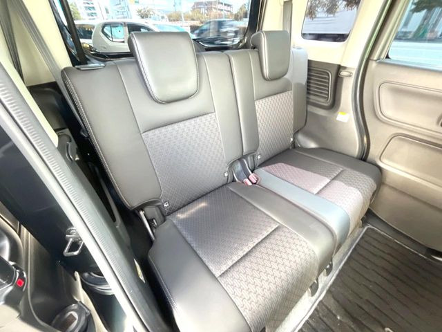 安心の最長10年・走行無制限保証(有償)をご用意。保証内容も充実はもちろん、無料点検&オイル交換や、年中無休の全国・24時間ロードサービスも付帯されておりますのでご安心下さい。