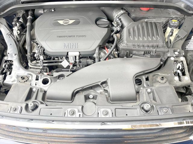 ●当店では、各メーカーの専用診断テスターを導入。国家資格を持つテクニカルスタッフも常駐しておりますので、万が一の際にも安心してご利用いただけます。