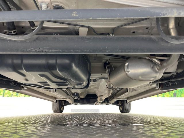 ��D�]�𒸂��Ă���܂��{�f�B�̒e�X�v���b�V���R�[�g���D�]��t���B�ʏ�̃K���X�R�[�g�ƈقȂ�A�ϋv�N��6�N�̖��@���K���X�R�[�e�B���O���A�{�f�B���L���C�ȏ�Ԃɕۂ��Ă���܂��B