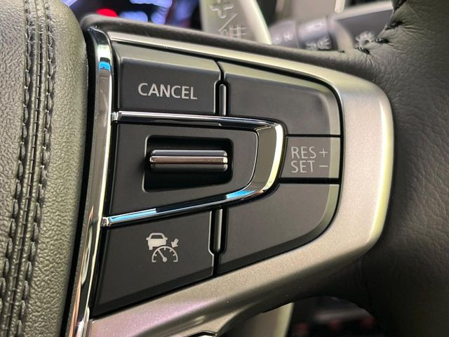 【レーダークルーズコントロール】高速道路での長距離走行が楽に!!自動で速度を保つクルーズコントロールが、衝突軽減システムと連携し、前方の車両を感知して車間を保つように速度調節してくれます!!