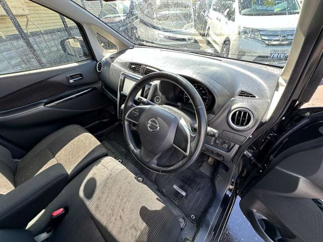 ナビも装備、充実した音楽・映像環境をお楽しみください。