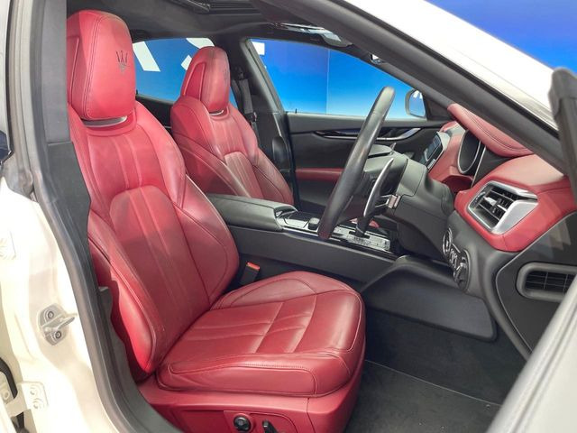 ���V�[�g�̎g�p��:�j��E�ւ�������Ȃ��A�����̒ʂ肫�ꂢ�ȏ�Ԃ��ێ����Ă���܂��B�܂��A�����N���[�j���O�E�R�[�e�B���O�����p�����������܂��B