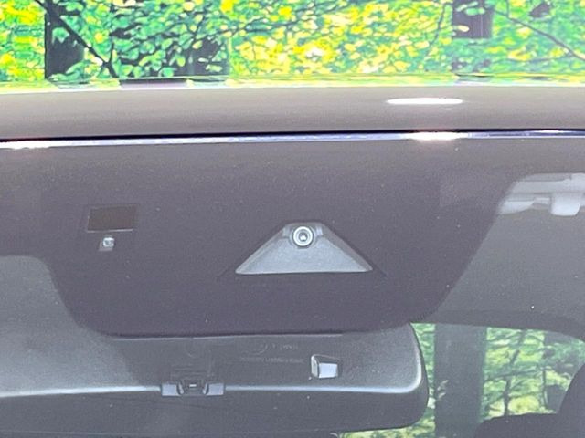 �y�X�}�[�g�u���[�L�T�|�[�g�z���s���ɑO���̎ԗ�����F�����A�Փ˂������Ȏ��͌x��ƃu���[�L�ŏՓˉ���Ɣ�Q�y�����A�V�X�g�B�����S�Ƀh���C�u�����y���݂��������܂��B