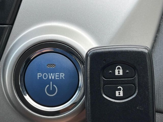 �y�X�}�[�g�L�[�z�J�o����|�P�b�g�ɓ��ꂽ�܂܂ł��h�A�̎{���E�������\�ȃX�}�[�g�L�[�𑕔��B�G���W���̃I���E�I�t�����J�M�����o���K�v����������Ƃ��Ă��֗��ł���