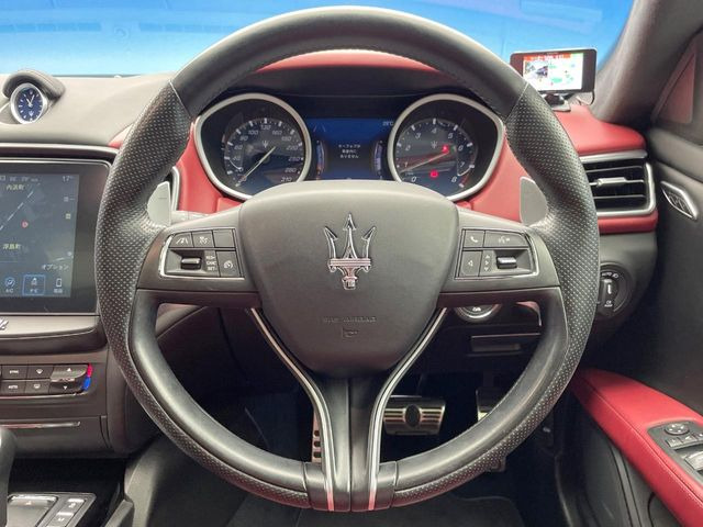 ���n���h�����̃X�������Ȃ��A���ꂢ�ȏ�Ԃ��ێ����Ă���܂��B�e�X�C�b�`���̓�����m�F�ς݂ł��B