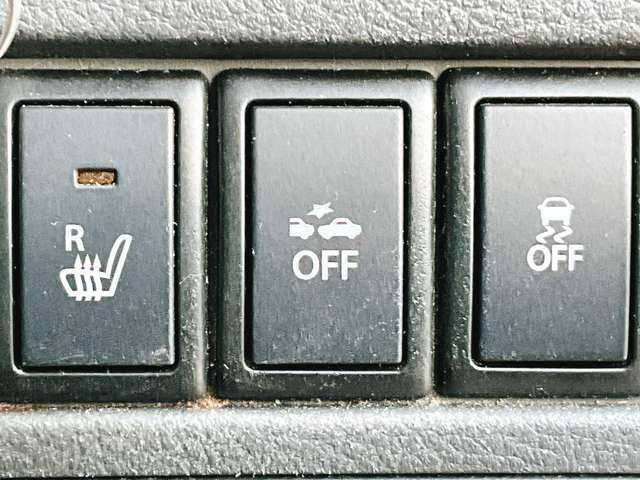 【衝突軽減装置】走行中に前方の車両等を認識し、衝突しそうな時は警報とブレーキで衝突回避と被害軽減をアシスト。より安全にドライブをお楽しみいただけます。