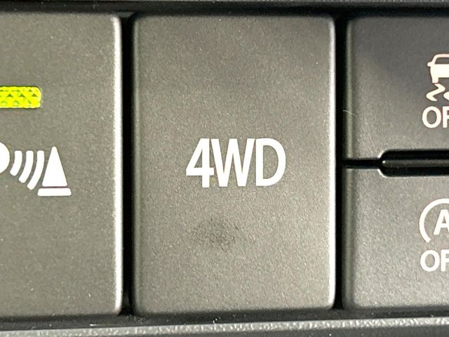 4WDのお車ですので、雪道でも安心です♪降雪地地域にお住まいの方以外にも、ウィンタースポーツが趣味の方や降雪地域へ帰省される機会がある方にもおすすめ!