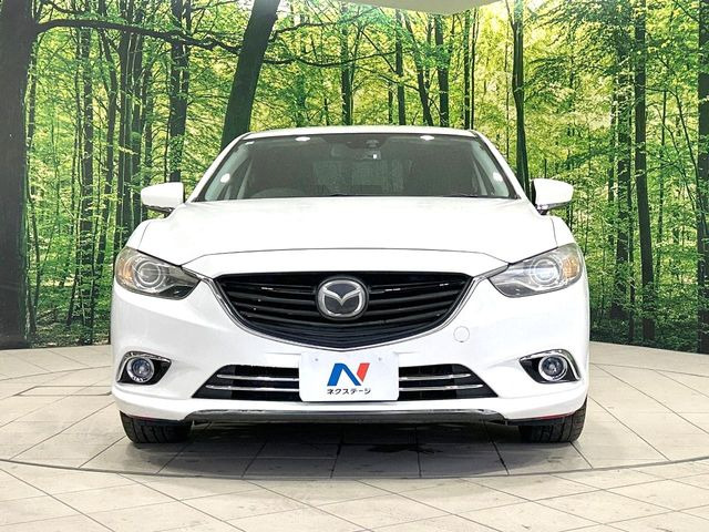 大好評を頂いておりますボディの弾スプラッシュコートも好評受付中。通常のガラスコートと異なる、耐久年数6年の無機質ガラスコーティングが、ボディをキレイな状態に保ってくれます。