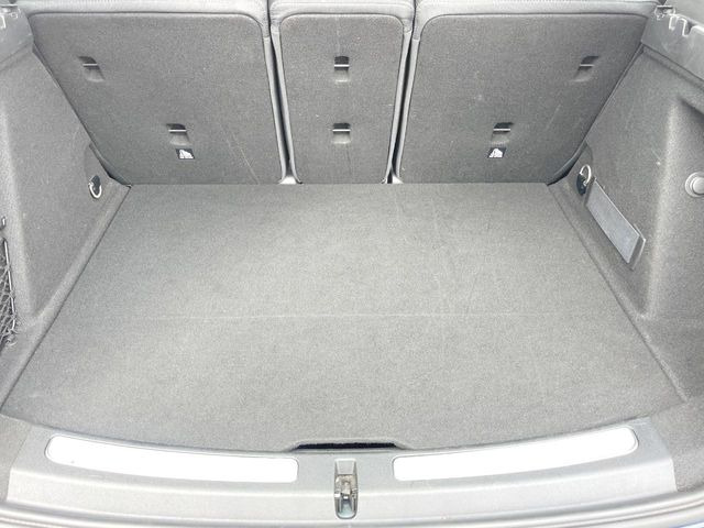 ●トランクルーム:趣味が広がる収容スペース!これだけの広さがあればお買い物やレジャーなどにも最適です!使用感も少なくきれいな状態を維持しております。