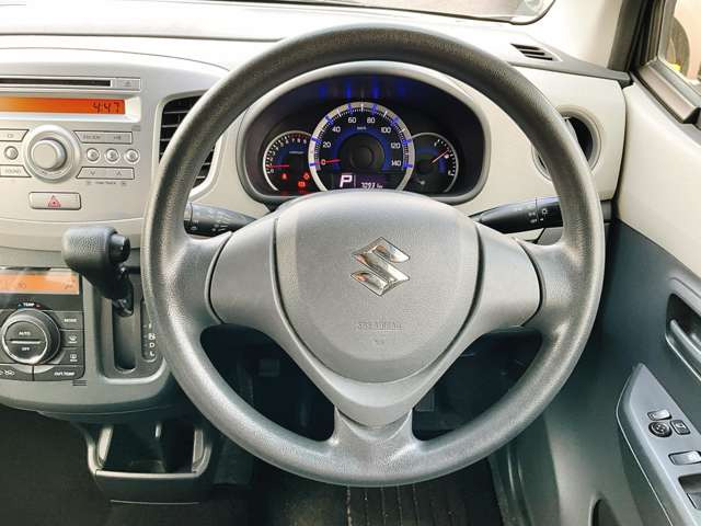 お客様のご予算帯に合わせたお車を常時100台以上取り揃えています!当社のスタッフがお客様のお車選びをしっかりサポートしご提案させていただきます!