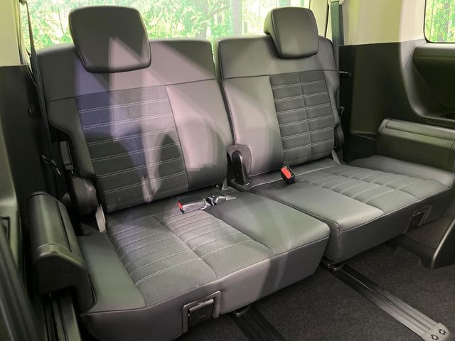 3列目シートはもちろん状態良好☆大人でもゆったりと座って頂けますので、大人数でのお出かけもラクラクです♪ご家族で、気の知れた仲間で、ドライブに行くのが楽しみですね♪