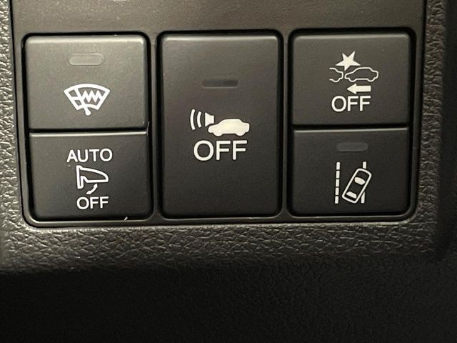 �y�z���_�Z���V���O�z���s���ɑO���̎ԗ�����F�����A�Փ˂������Ȏ��͌x��ƃu���[�L�ŏՓˉ���Ɣ�Q�y�����A�V�X�g�B�����S�Ƀh���C�u�����y���݂��������܂��B