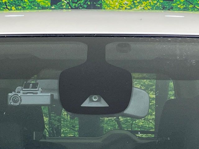 �y�C���e���W�F���g�G�}�[�W�F���V�[�u���[�L�z�t�����g�J�����őO���̎ԗ�����s�҂����m�B�Փ˂������Ȏ��͏Փ˔�Q�y���u���[�L���쓮�A�Փˉ�����T�|�[�g�B�����S�Ƀh���C�u�����y���݂��������܂��B