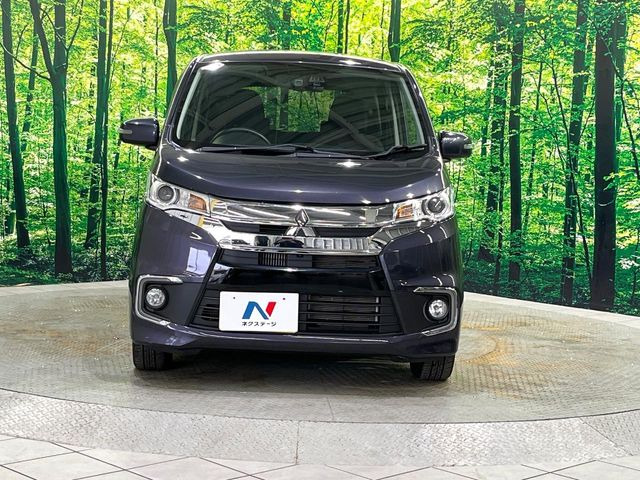 高透明度のガラス皮膜で撥水はもちろん、上質なツヤ・光沢を実現。紫外線や酸性雨から大切な愛車を保護し、色あせ・劣化を防止。「弾スプラッシュコート」、「弾プリミッサコート」からお選びいただけます。