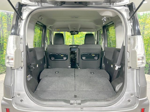 普段のお買い物や通勤、送迎等に十分な荷室スペースを確保しております。セカンドシートを倒すと、大きな荷物の積載も可能です♪