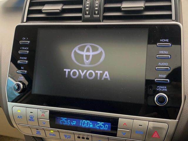 �y�i�r�@�\�t��9�^�f�B�X�v���C�I�[�f�B�I�z�i�r�@�\���ڂ̑��A�������̃X�}�[�g�t�H���ƘA�g���āA�i�r��bluetooth�ł̉��y�Đ����\�ł���f�U�C���͂�����񑀍쐫���ǍD!