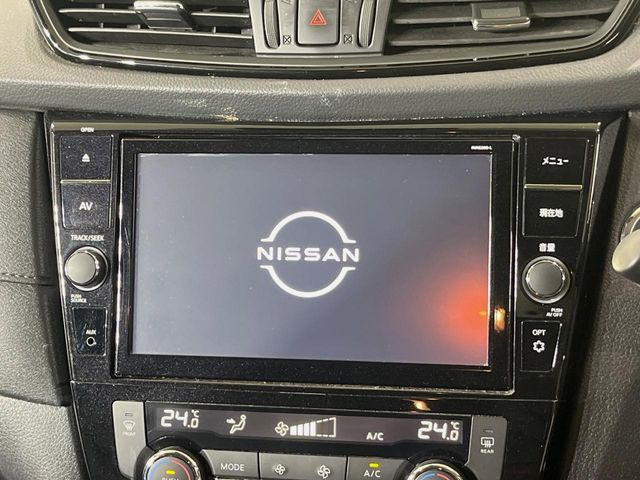 【純正9型ナビ】人気の純正ナビを装備。オーディオ機能も充実しており、Bluetooth接続すればお持ちのスマホやMP3プレイヤーの音楽を再生可能!毎日の運転がさらに楽しくなります!!