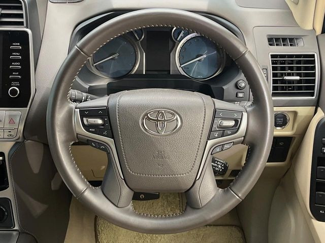 �y�����v�����X�e�A�����O�z�㎿�Ȋv���g�p���邱�ƂŁA��ɂ����������݂ƂĂ��^�]���₷���n���h���ł���