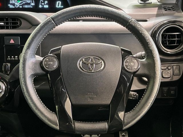 ステアリングも使用感が少なく、きれいな状態となっております♪