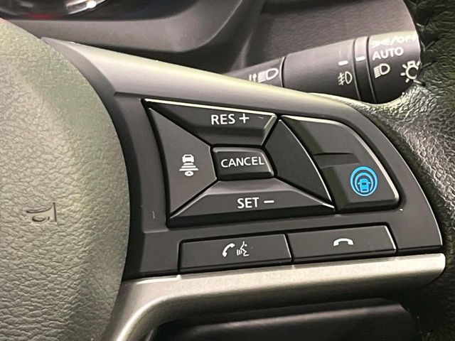 【プロパイロット】高速道路での長距離走行が楽に!!渋滞時と巡回走行のシーンで、アクセル・ブレーキ・ステアリングを自動で制御し、長距離運転の負担を軽減してくれます♪