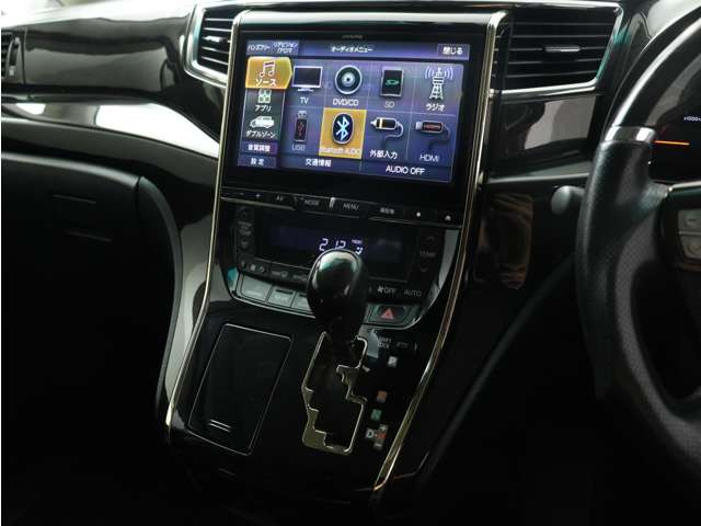 【大人気!ALPINE製BIG-X10インチナビ♪】大画面によりナビ情報も見易くDVD再生など迫力の有る映像も楽しめます!また、ブルートゥース接続など多彩な機能を取り揃えております!