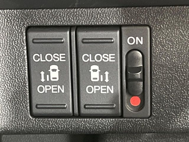 �y�����p���[�X���C�h�h�A�z�X�}�[�g�L�[��^�]�Ȃ̃X�C�b�`�Ō�ȗ����X���C�h�h�A�̊J���\���d��������͂����ăh�A���J����K�v�������A�����Ȃ��q�l�ł��ȒP�ɊJ���߂ł����K�ł���