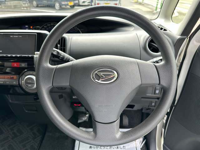 �����X�e�A�����O�z�C�[����