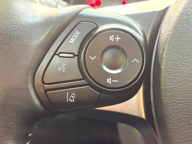 【トヨタセーフティセンス】走行中に前方の車両等を認識し、衝突しそうな時は警報とブレーキで衝突回避と被害軽減をアシスト。より安全にドライブをお楽しみいただけます。