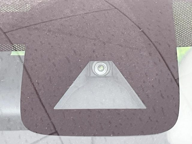 �y�C���e���W�F���g�G�}�[�W�F���V�[�u���[�L�z�t�����g�J�����őO���̎ԗ�����s�҂����m�B�Փ˂������Ȏ��͏Փ˔�Q�y���u���[�L���쓮�A�Փˉ�����T�|�[�g�B�����S�Ƀh���C�u�����y���݂��������܂��B