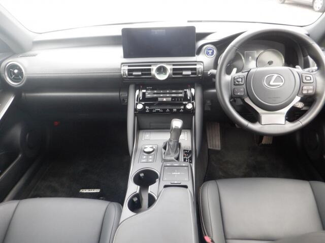 �ԓ��͐��Ǝ҂ɂĎ����N���[�j���O�{�H�ς݂Ȃ̂ŁA��ϐ����ł��B�I���b�N�X�����Ԃł݂͂Ȃ��܂ɉ��K�ȃh���C�u�����񑩂��܂��B