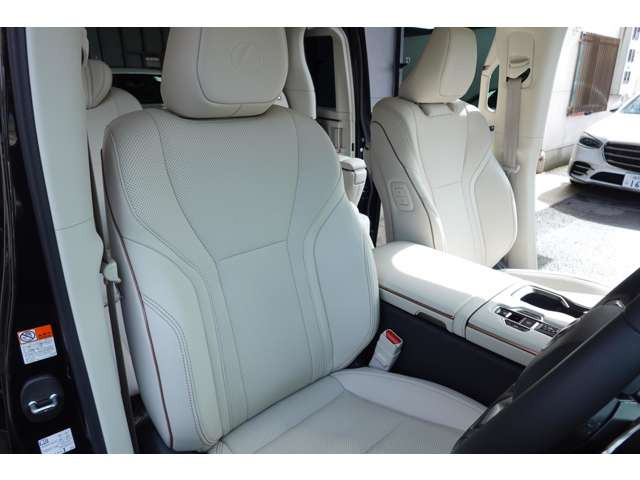 �Z�~�A�j�����{�v�V�[�g(�\���X�z���C�g)�E�V�[�g�x���`���[�V����(Hot&Cool)�E8Way�d���V�[�g�B