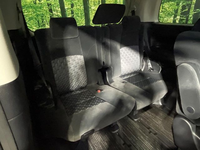 3列目シートはもちろん状態良好☆大人でもゆったりと座って頂けますので、大人数でのお出かけもラクラクです♪ご家族で、気の知れた仲間で、ドライブに行くのが楽しみですね♪