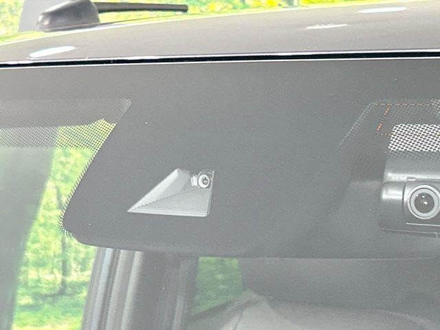 �y�z���_�Z���V���O�z���s���ɑO���̎ԗ�����F�����A�Փ˂������Ȏ��͌x��ƃu���[�L�ŏՓˉ���Ɣ�Q�y�����A�V�X�g�B�����S�Ƀh���C�u�����y���݂��������܂��B