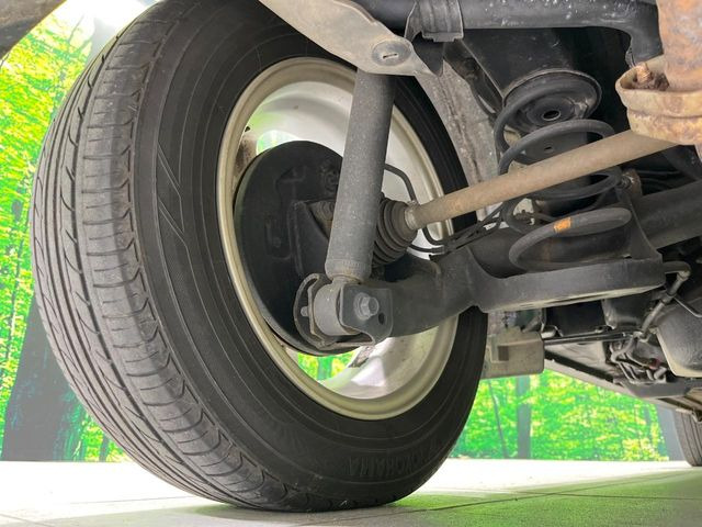 お車を安心してお乗りいただく為には、足回りの定期点検が欠かせません。サービスサポート(有償保証)では無料点検もご提供しており、安心のカーライフをお過ごしいただけるサポート体制が整っています。