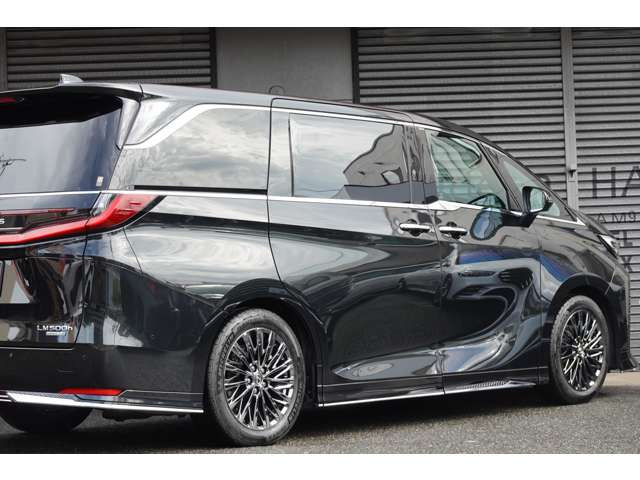 レクサス LM 500h バージョンL 4WD モデリスタエアロ ソリス