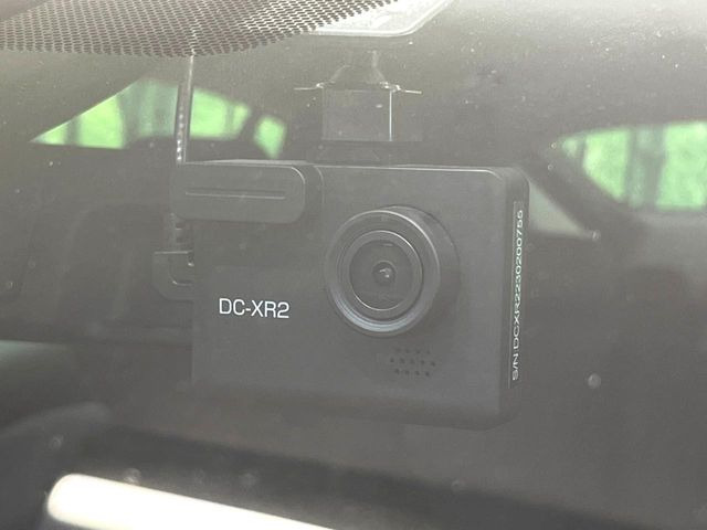 【ドライブレコーダー】安心・安全なカーライフに必須のドライブレコーダーを装備!走行中はもちろん、あおり運転や事故に遭遇した際の状況も映像で記録し、万一のリスクに備えます。