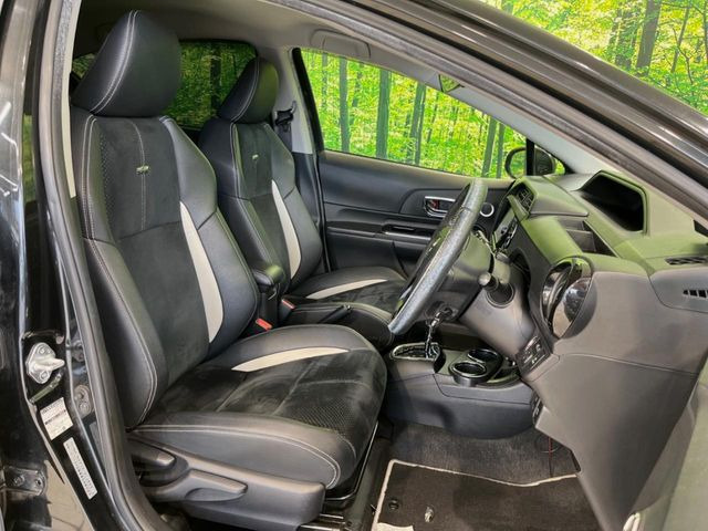 運転席シート廻りは使用感も少なく、良好な状態となっています。丁寧に使われていたことがよくわかりますね。