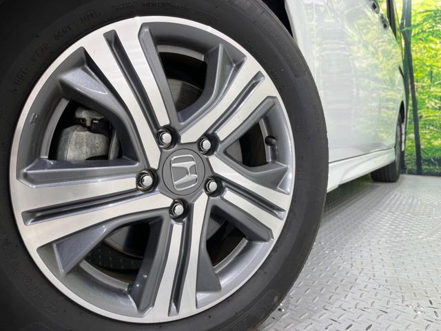 �y�����A���~�z�C�[���z�O�ςɃ}�b�`���������A���~�z�C�[���𑕒����Ă���܂��B�e��ЊO�A���~�z�C�[����A�X�^�b�h���X�^�C�����戵�����Ă���܂��B���񂲑��k����������