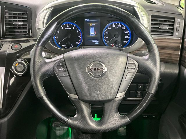 �y�����v�����X�e�A�����O�z�㎿�Ȋv���g�p���邱�ƂŁA��ɂ����������݂ƂĂ��^�]���₷���n���h���ł���