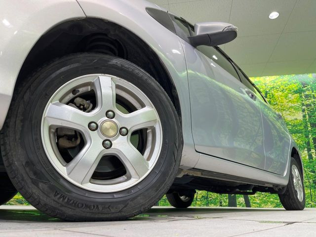 【14インチアルミホイール】外観にマッチしたアルミホイールを装着しております。各種アルミホイールや、スタッドレスタイヤも取扱いしております。是非ご相談ください♪