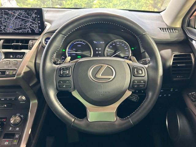 �y�����v�����X�e�A�����O�z�㎿�Ȋv���g�p���邱�ƂŁA��ɂ����������݂ƂĂ��^�]���₷���n���h���ł���