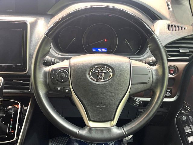 �y�g���^�Z�[�t�e�B�Z���X�z���s���ɑO���̎ԗ�����F�����A�Փ˂������Ȏ��͌x��ƃu���[�L�ŏՓˉ���Ɣ�Q�y�����A�V�X�g�B�����S�Ƀh���C�u�����y���݂��������܂��B