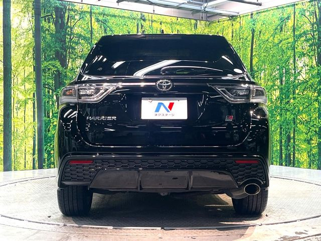 安心の最長10年・走行無制限保証(有償)をご用意。保証内容も充実はもちろん、無料点検&オイル交換や、年中無休の全国・24時間ロードサービスも付帯されておりますのでご安心下さい。