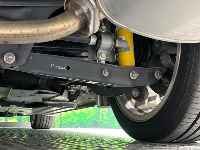 お車を安心してお乗りいただく為には、足回りの定期点検が欠かせません。サービスサポート(有償保証)では無料点検もご提供しており、安心のカーライフをお過ごしいただけるサポート体制が整っています。