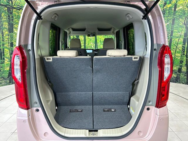 普段のお買い物や通勤、送迎等に十分な荷室スペースを確保しております。セカンドシートを倒すと、大きな荷物の積載も可能です♪