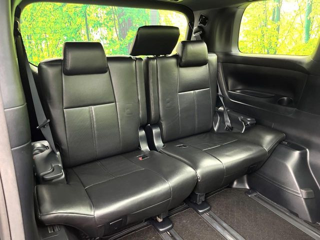 3列目シートはもちろん状態良好☆大人でもゆったりと座って頂けますので、大人数でのお出かけもラクラクです♪ご家族で、気の知れた仲間で、ドライブに行くのが楽しみですね♪