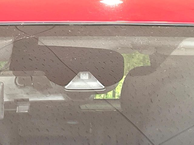 �y�G�}�[�W�F���V�[�u���[�L�z���s���ɑO���̎ԗ�����F�����A�Փ˂������Ȏ��͌x��ƃu���[�L�ŏՓˉ���Ɣ�Q�y�����A�V�X�g�B�����S�Ƀh���C�u�����y���݂��������܂��B