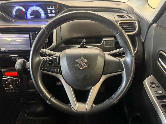 運転席周りに大きな傷、汚れ、へたりなどなく良質な状態です!